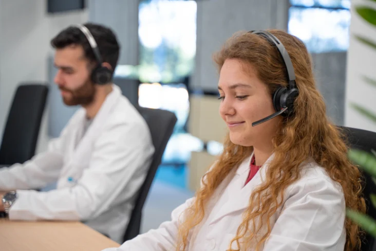 Colaboradores do Doutor Finanças a trabalhar